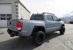 2020 Toyota Tacoma 4WD - Image 6