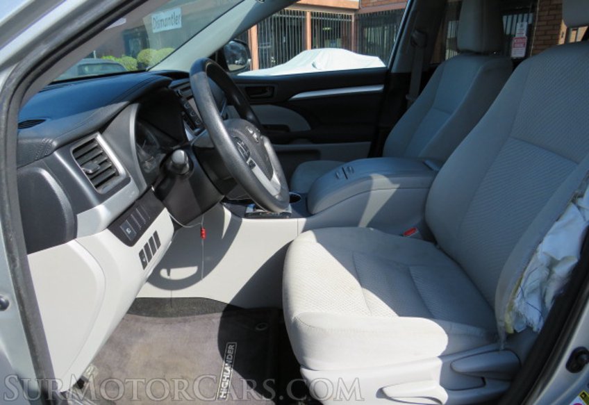 2018 Toyota Highlander - Image 31