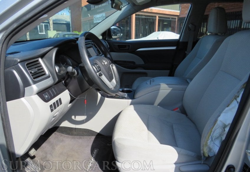 2018 Toyota Highlander - Image 25
