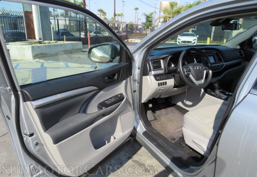 2018 Toyota Highlander - Image 21