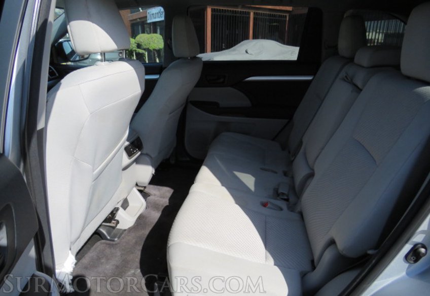2018 Toyota Highlander - Image 26