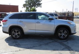 2018 Toyota Highlander - Image 5