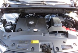 2018 Toyota Highlander - Image 50