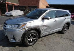 2018 Toyota Highlander - Image 1