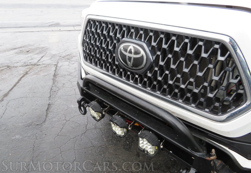 2019 Toyota Tacoma 4WD - Image 18