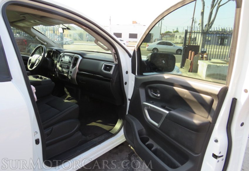 2017 Nissan Titan - Image 22
