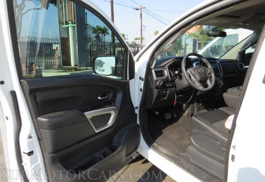 2017 Nissan Titan - Image 21