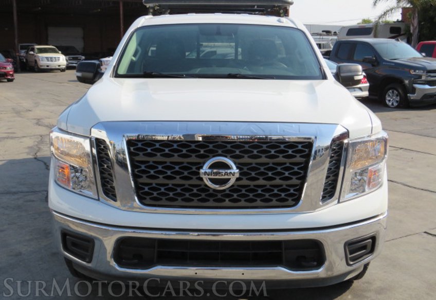 2017 Nissan Titan - Image 9
