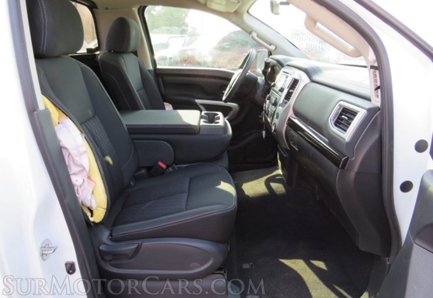 2017 Nissan Titan - Image 24