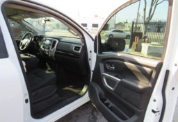 2017 Nissan Titan - Image 22