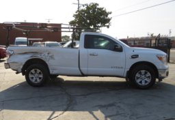 2017 Nissan Titan - Image 12