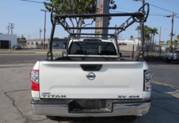 2017 Nissan Titan - Image 10