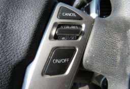 2017 Nissan Titan - Image 30