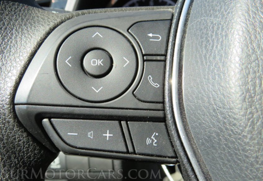 2019 Toyota Camry - Image 34