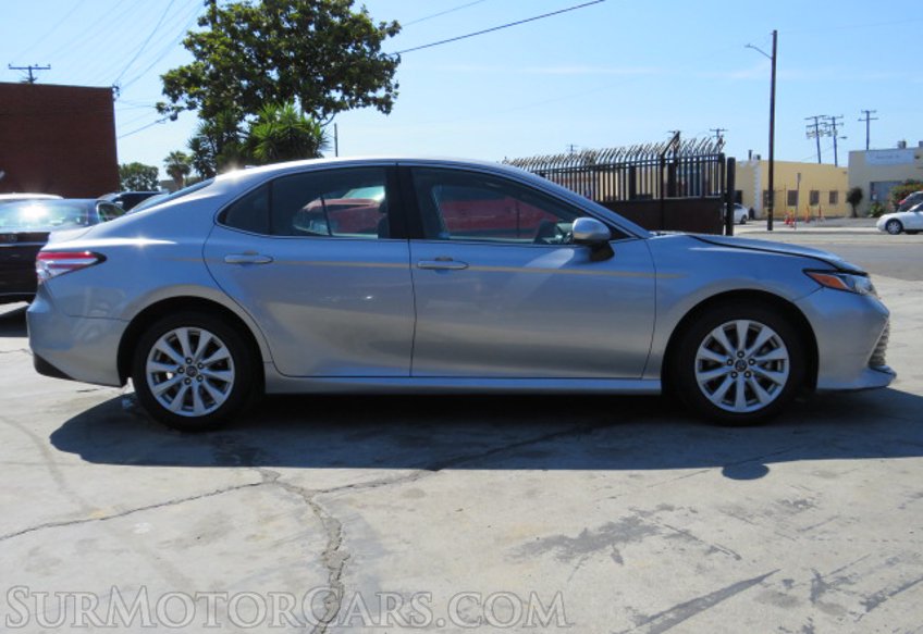 2019 Toyota Camry - Image 11