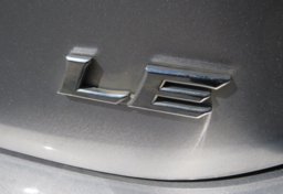 2019 Toyota Camry - Image 18