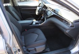 2019 Toyota Camry - Image 26