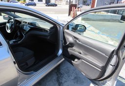 2019 Toyota Camry - Image 20