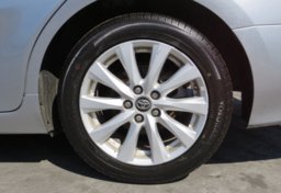 2019 Toyota Camry - Image 16