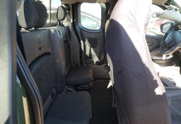 2022 Nissan Frontier - Image 8