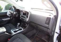 2022 Chevrolet Colorado - Image 28