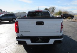 2022 Chevrolet Colorado - Image 11