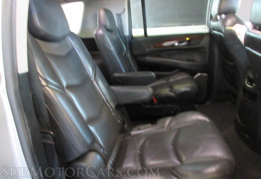 2020 Cadillac Escalade ESV - Image 30