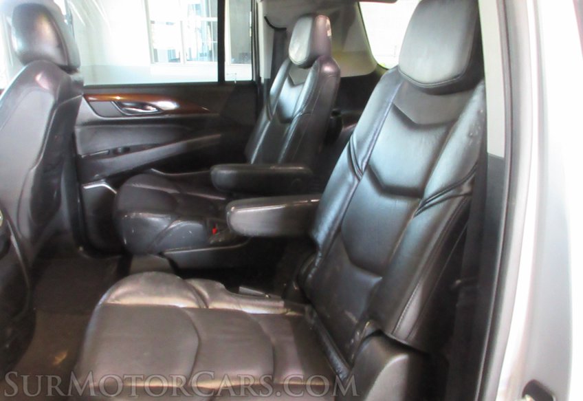 2020 Cadillac Escalade ESV - Image 31