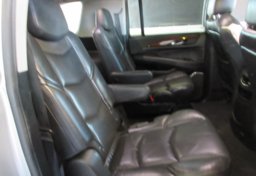 2020 Cadillac Escalade ESV - Image 30