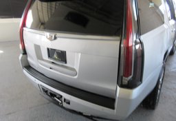 2020 Cadillac Escalade ESV - Image 15