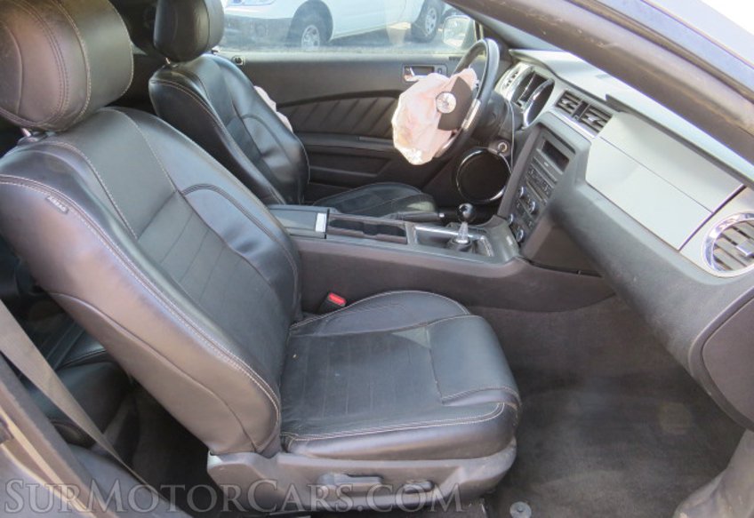 2014 Ford Mustang - Image 23