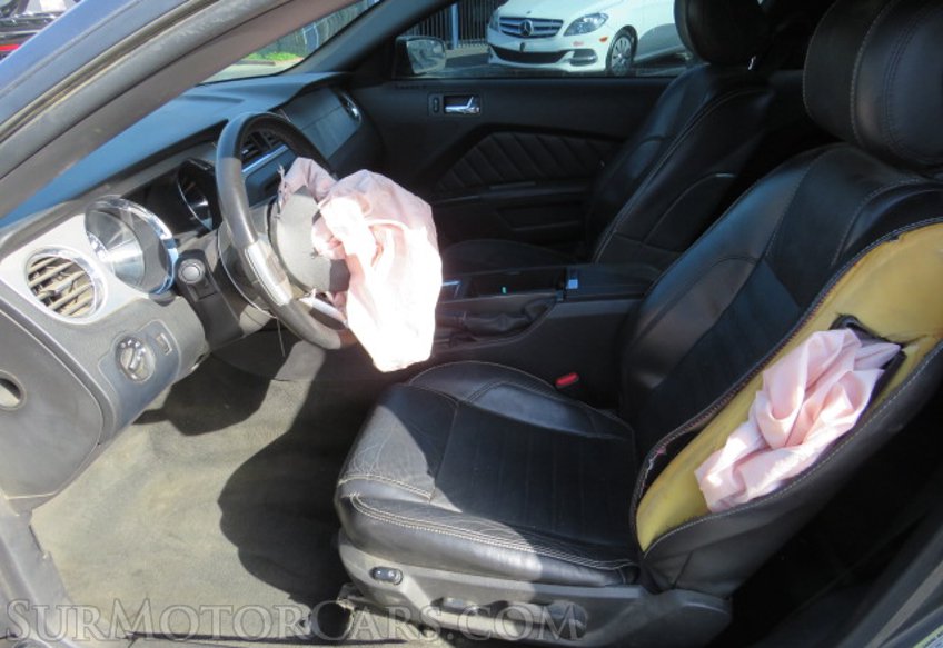 2014 Ford Mustang - Image 20