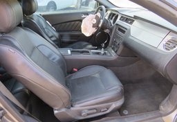 2014 Ford Mustang - Image 21