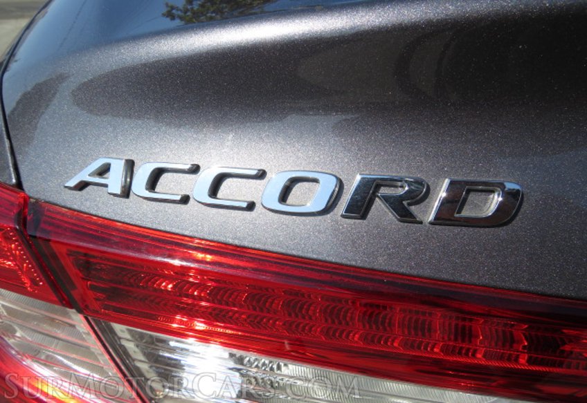 2018 Honda Accord Sedan - Image 17