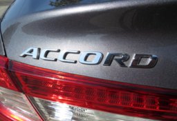 2018 Honda Accord Sedan - Image 17