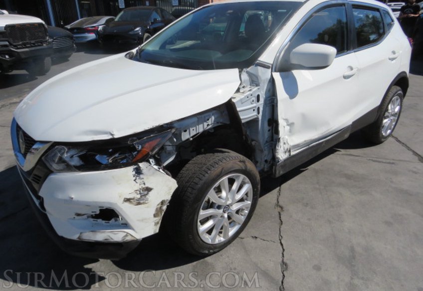 2021 Nissan Rogue Sport - Image 2