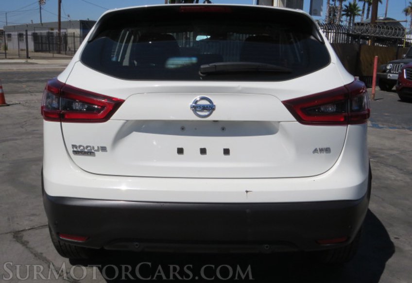 2021 Nissan Rogue Sport - Image 11