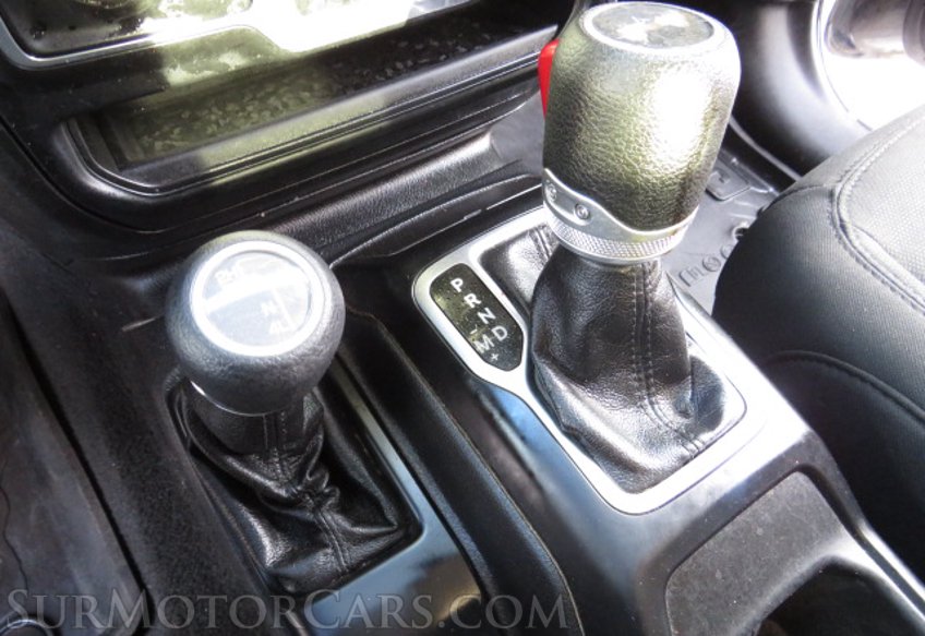 2020 Jeep Wrangler - Image 34