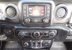 2020 Jeep Wrangler - Image 32