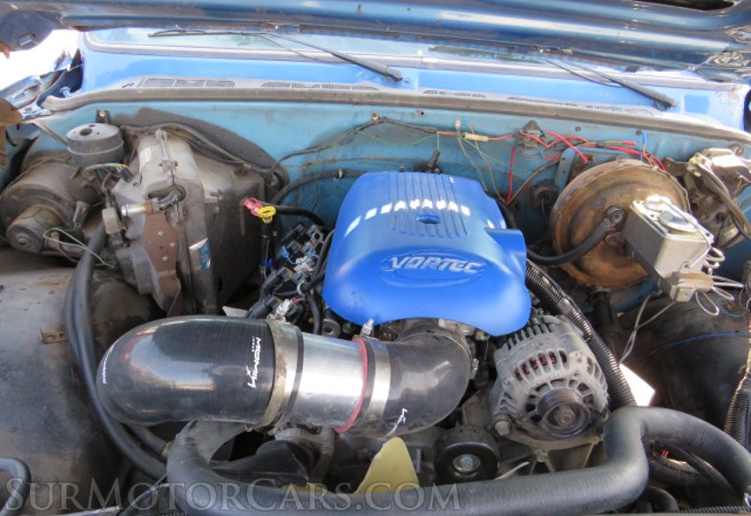 1975 Chevrolet SUBURBAN - Image 23