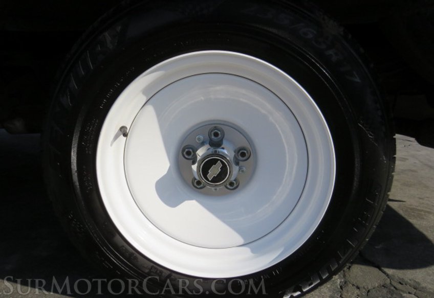 1975 Chevrolet SUBURBAN - Image 15