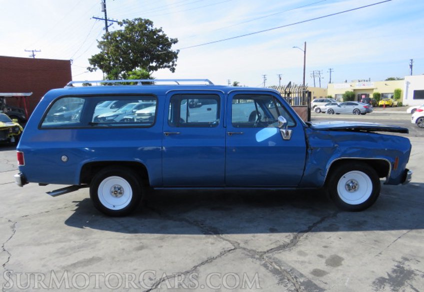 1975 Chevrolet SUBURBAN - Image 5