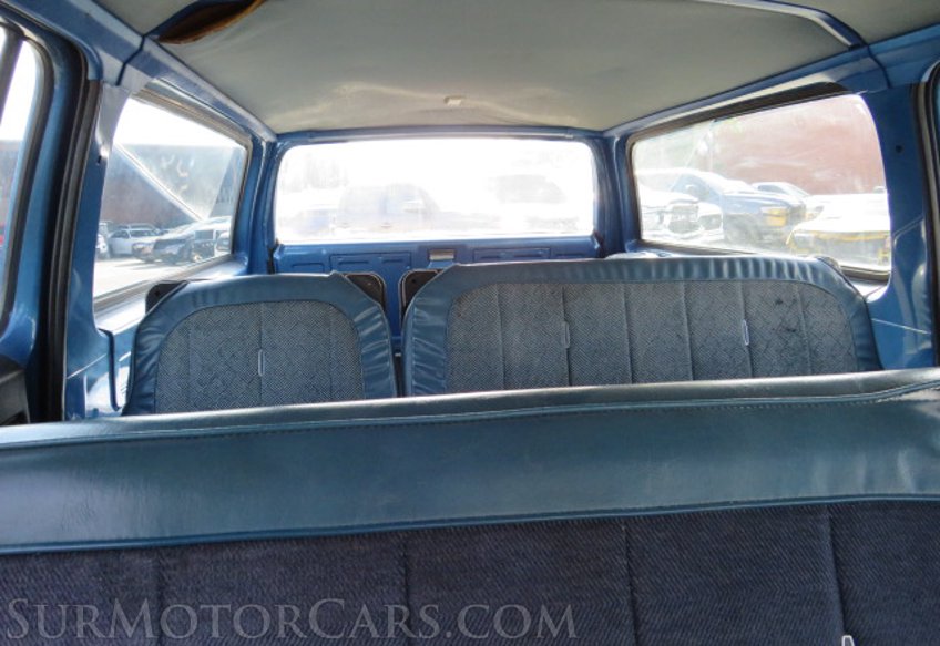 1975 Chevrolet SUBURBAN - Image 21