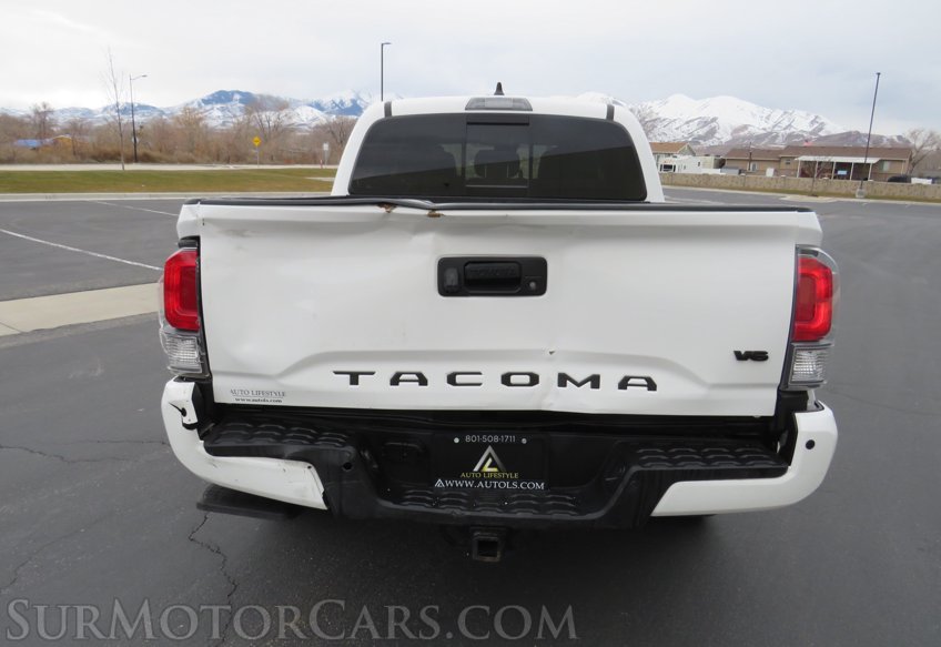 2021 Toyota Tacoma - Image 12