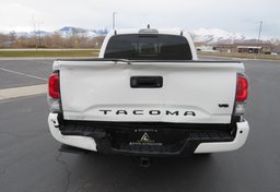 2021 Toyota Tacoma - Image 12