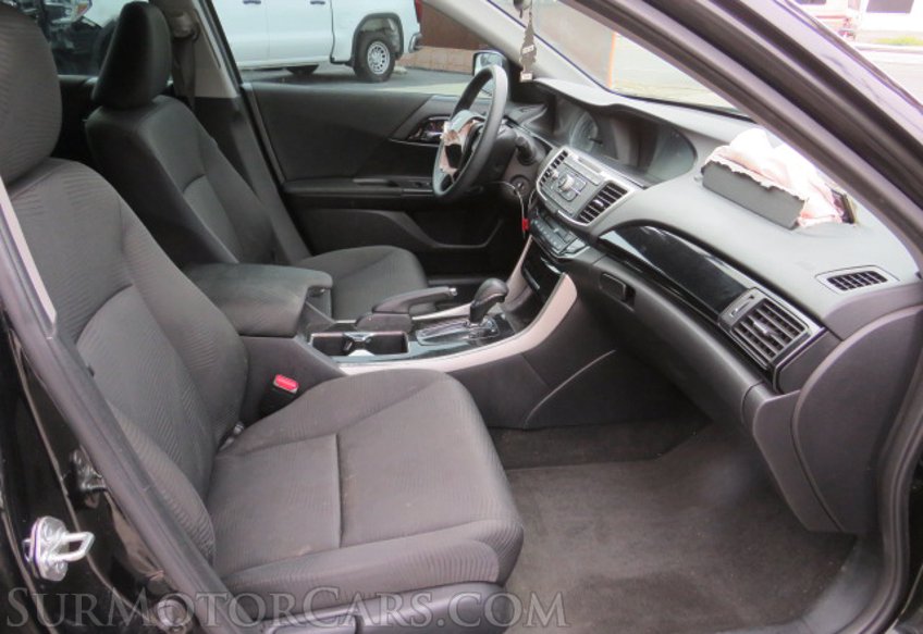 2017 Honda Accord Sedan - Image 20