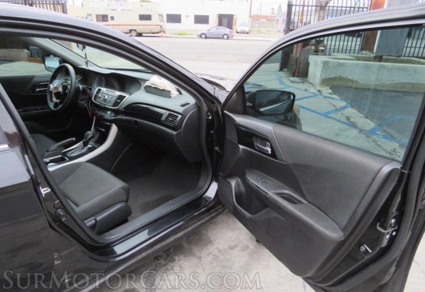 2017 Honda Accord Sedan - Image 16