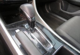 2017 Honda Accord Sedan - Image 31