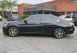 2017 Honda Accord Sedan - Image 5