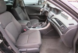 2017 Honda Accord Sedan - Image 18